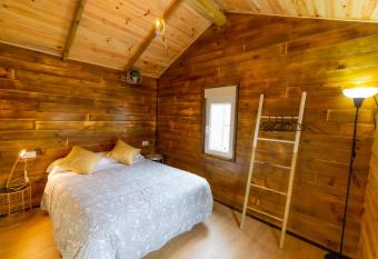 LA CABA  A DEL MOLINO allows 18 year olds to book a room