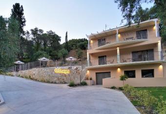 MERAVIGLIA has Balcony rooms