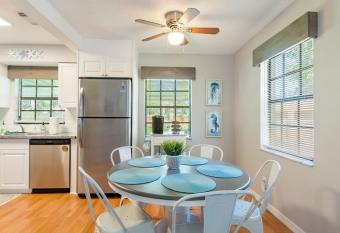 The Mahi on Madison has Balcony rooms