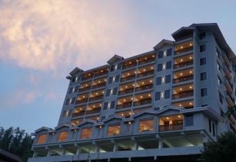 The Jungle Mountain Retreat has Balcony rooms
