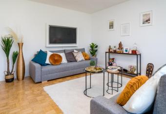 2OG Mitte Wundersch  ne 68m   gro  e 2-Zimmer City Wohnung n  he Salzburg has Balcony rooms