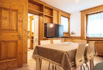 Appartamento 4 posti letto has Balcony rooms