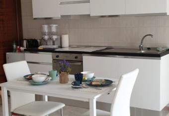 Grimaldi Guest Apartment allows 18 year olds to book a room