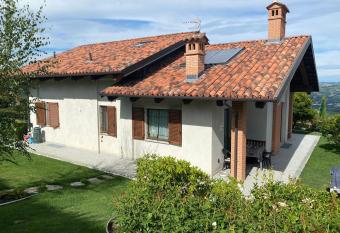 Casa Arge has Balcony rooms