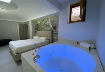 Clipper Suite has Balcony rooms