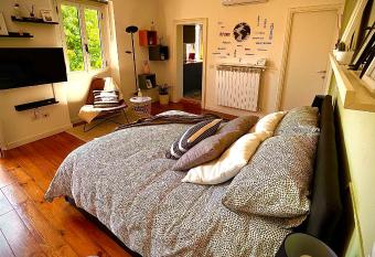 Lavena - LAKE & MOUNTAIN Apartments allows 18 year olds to book a room