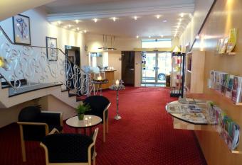 City Hotel by celina allows 18 year olds to book a room