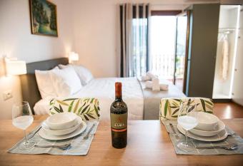 Sophie s Apartment 1&2 has Balcony rooms