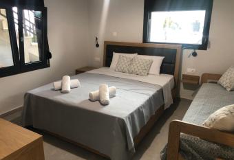 Aurora Apartments has Balcony rooms