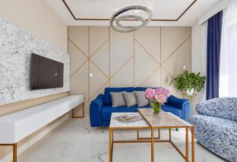 Moderna Luxury Apartments with HEATED pool has Balcony rooms