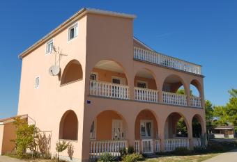 Apartment Marina has Balcony rooms