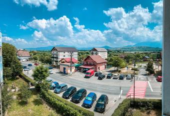 Apartament Zarnesti    Saturn    has Balcony rooms