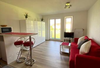 Apartment- Singen   berlinger Stra  e allows 18 year olds to book a room