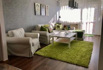 Nagyerdei R  zsahegy 1 Apartman Greatforest Rosehill 1 Apartment has Balcony rooms