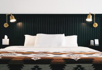 Jackalope Motor Lodge allows 18 year olds to book a room