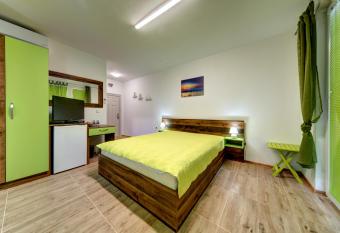 Sweet Studio Neptun has Balcony rooms