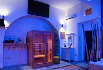 CASA ZEN allows 18 year olds to book a room