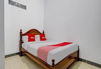 Pondok Damai Guest House Syariah Mitra RedDoorz allows 18 year olds to book a room