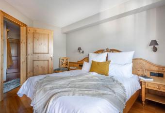 Boutique Hotel Bellevue Lermoos has Balcony rooms