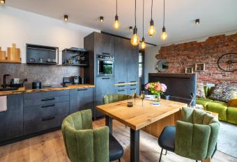 Turm-Haus Apartment 2 allows 18 year olds to book a room