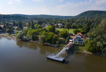 Duna P Art Panzi   has Balcony rooms