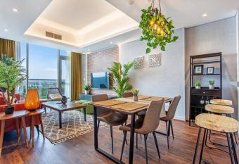 Live here, enjoy waters of Arabian Gulf has Balcony rooms