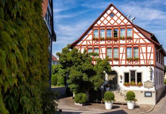 B  rgerbr  u allows 18 year olds to book a room