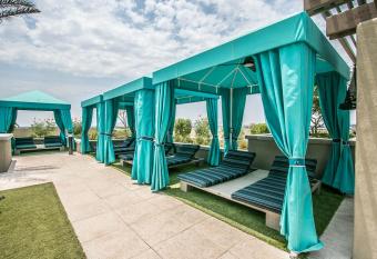 Rooftop Pool - TPC, Shopping & Dining 2 Miles wtih Parking - 4427 has Balcony rooms
