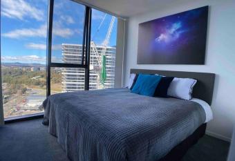 High Society Luxe 1BR Executive Apartment in the heart of Belconnen Views Pool Sauna Gym Spa WiFi Netflix Secure Parking Wine has Balcony rooms