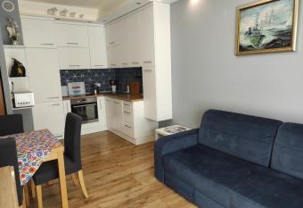 Apartament Gdynia Oksywie z Tarasem allows 18 year olds to book a room