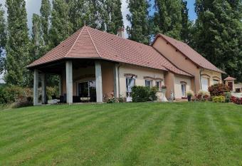 La Pause 18 has Balcony rooms