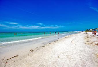 Mermaid-Shark 6BR House With Pool, Jacuzzi - Steps to Siesta Key Beach has rooms with a private hot tub