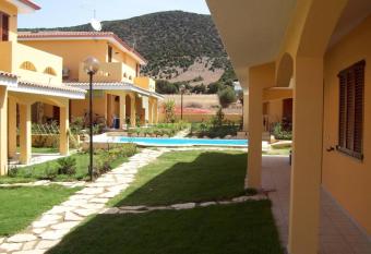 Villa su due livelli super accessoriata allows 18 year olds to book a room