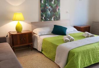 Affitta Camere Drago di Ferro has Balcony rooms