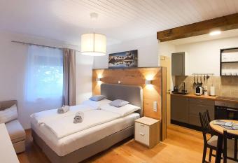 Tiny Kozma Apartment has Balcony rooms