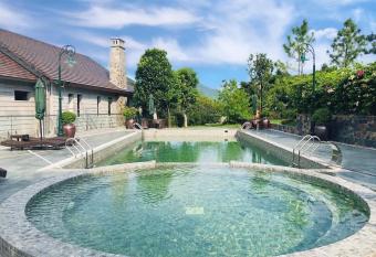 Villa Tam Dao Golf & Resort Luxury has Balcony rooms