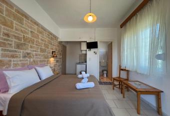 STUDIOS FEDRA has Balcony rooms