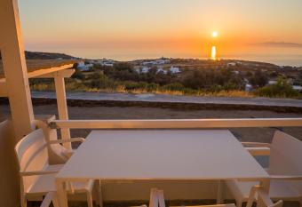 NiMa Sifnos Residences has Balcony rooms