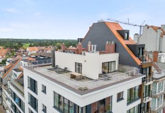 Julias Rooftop stay has Balcony rooms