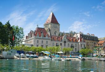 Ch  teau d Ouchy has Balcony rooms
