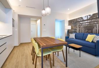 Tandem P  pulo allows 18 year olds to book a room