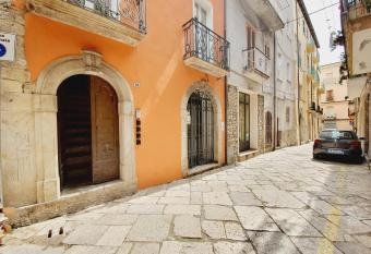 Casa Ludo - Fondi Vertice Rooms has Balcony rooms