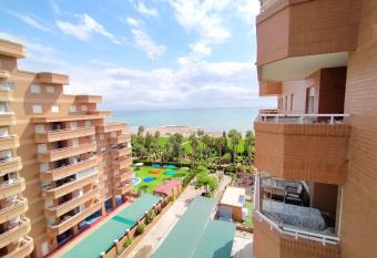 ACV - Vistamar II - 1   Linea Planta 7 Norte allows 18 year olds to book a room