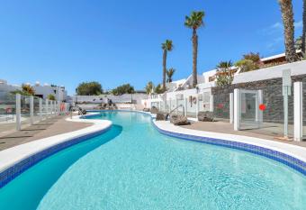 Puerto Chico 2 has Balcony rooms