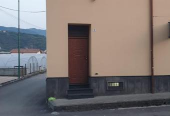 UN MONDO DI COCCOLE has Balcony rooms