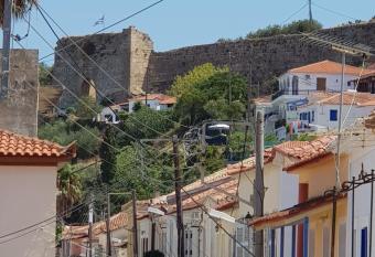 KORONI MARE APARTMENTS allows 18 year olds to book a room