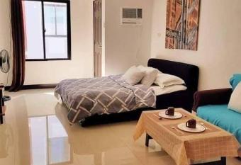 Alabang Lovely Home has Balcony rooms