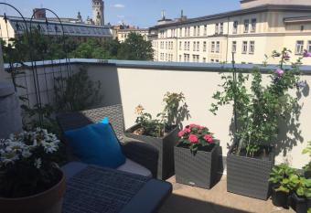 LUXUSAPPARTEMENT mitten in Leipzig Neuer  ffnung ! has Balcony rooms