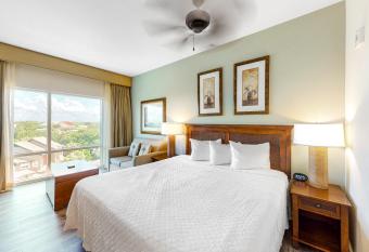 Luau Condos II has Balcony rooms