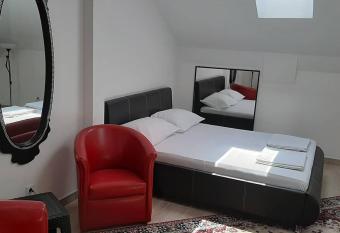 ALEKSANDRIJA allows 18 year olds to book a room